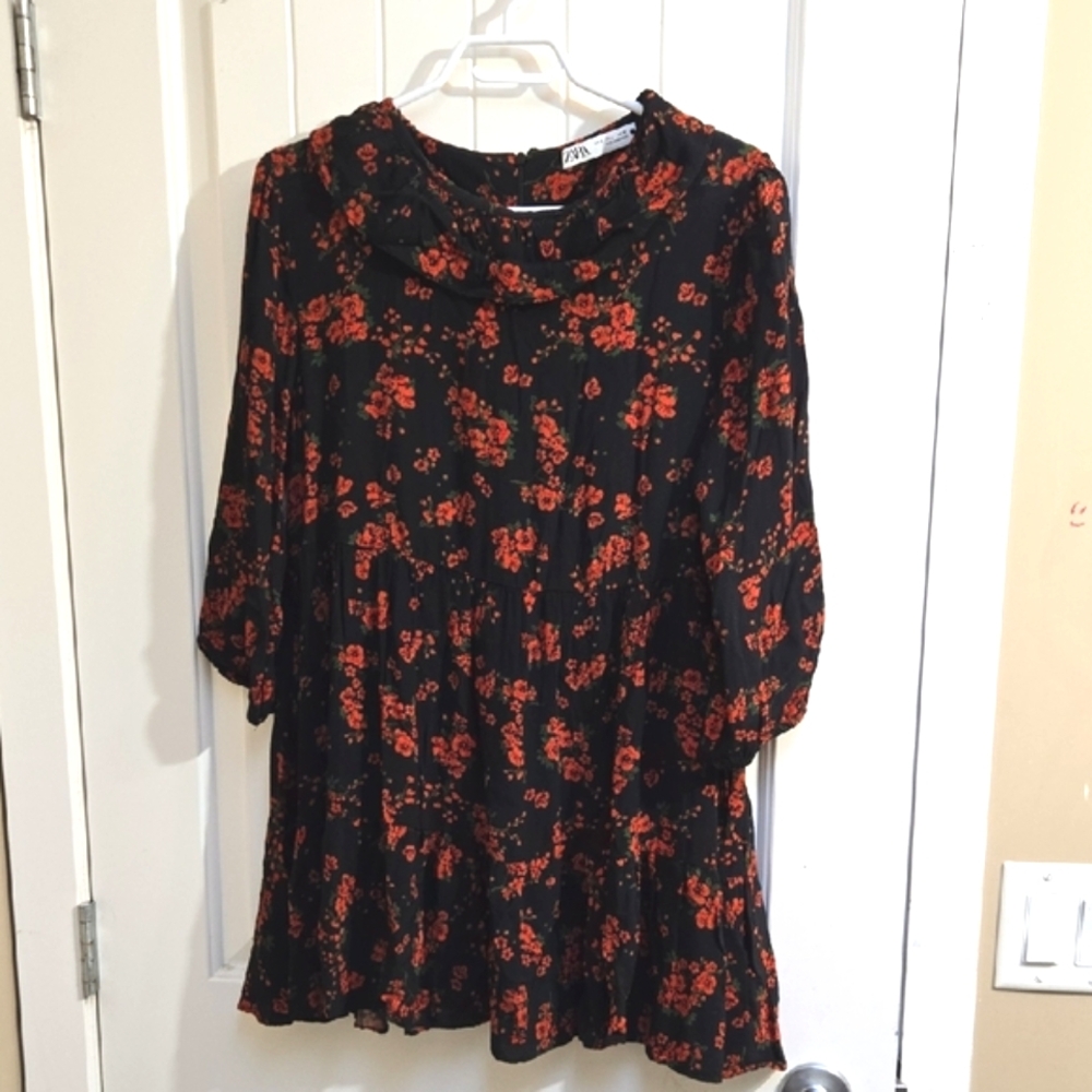 ZARA Women Large Black and Red Flower 3/4 Sleeve Tunic with Peter Pan Collar